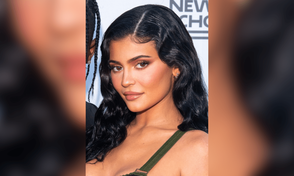 Police Called To Kylie Jenner’s Home After Obsessed Fan Jumps Fence